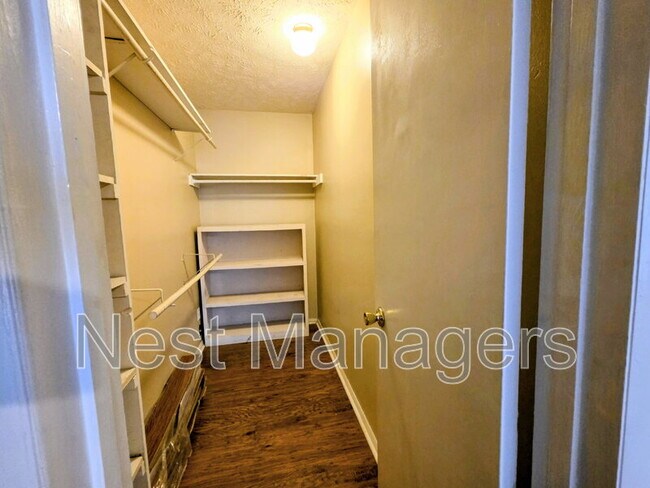 Building Photo - 1861 Tryon Dr