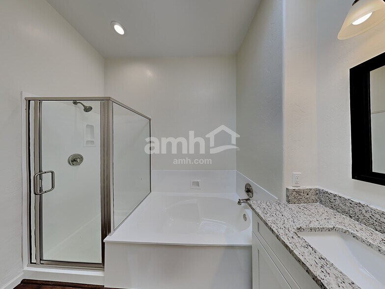 Building Photo - 10191 N Tarheel Pl
