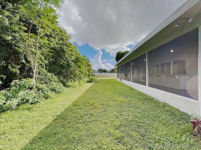 Building Photo - 4215 SW Jarmer Rd