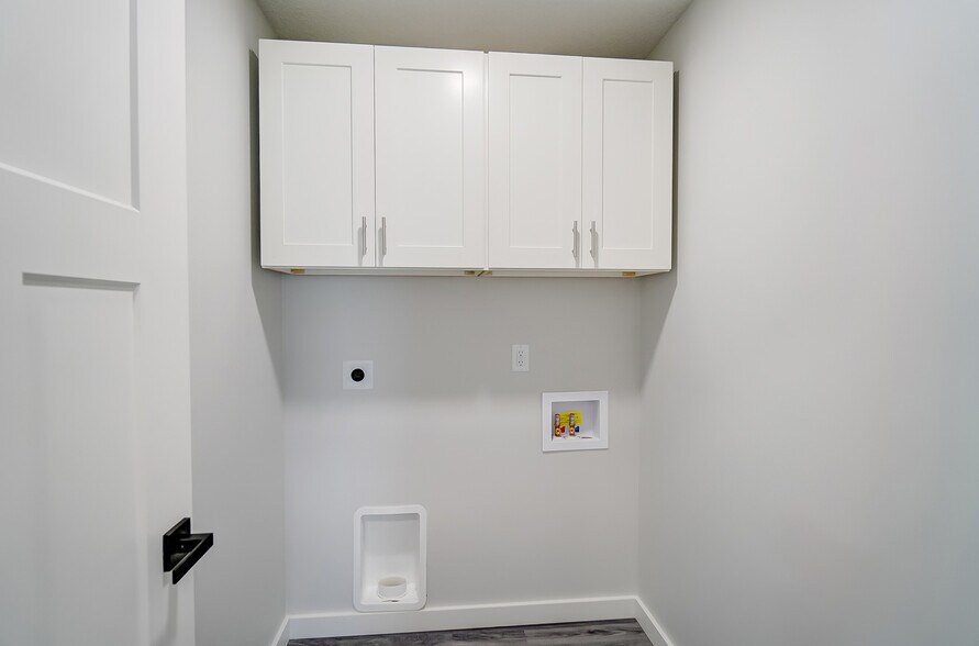 Building Photo - 3011 Cletus Pky