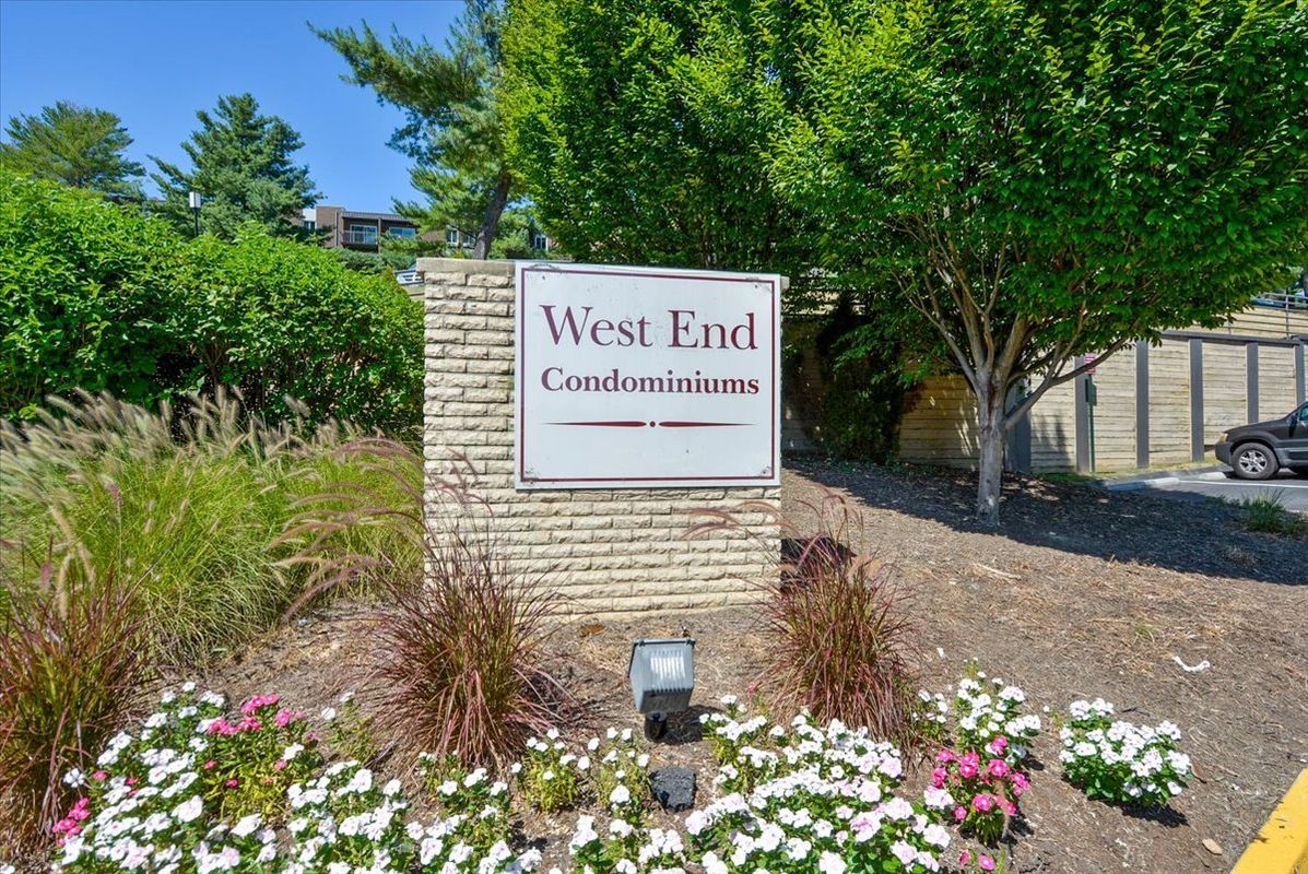 Building Photo - 60 S Van Dorn St