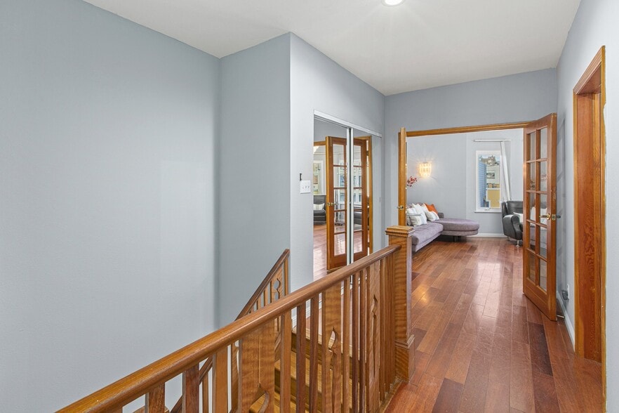 Building Photo - 548 25th Ave