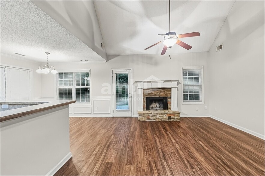 Building Photo - 1759 Maxey Ln