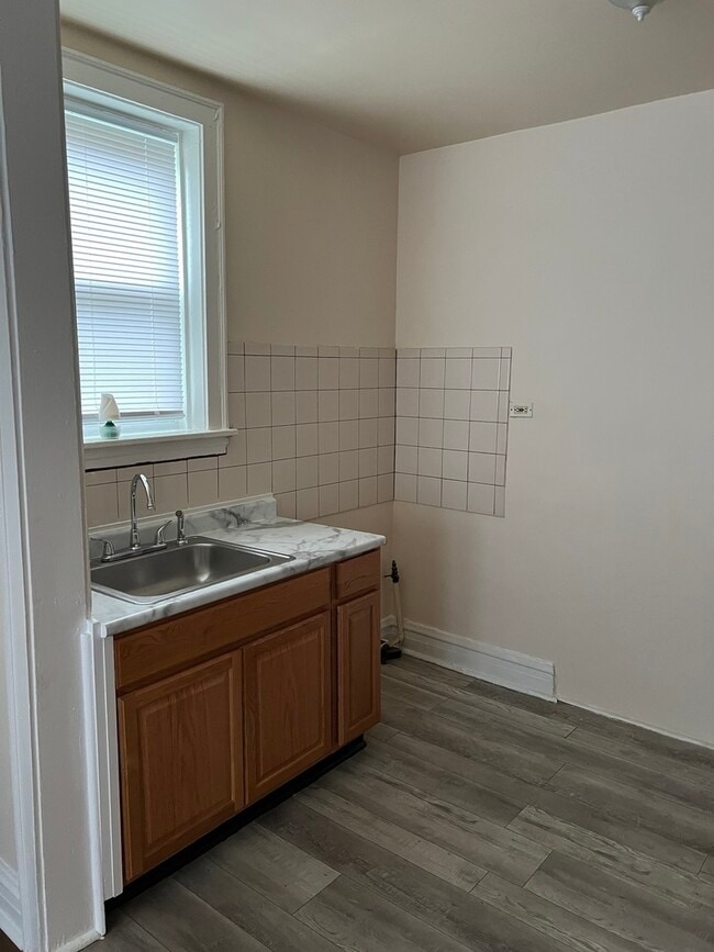 Building Photo - 1 W 85th St