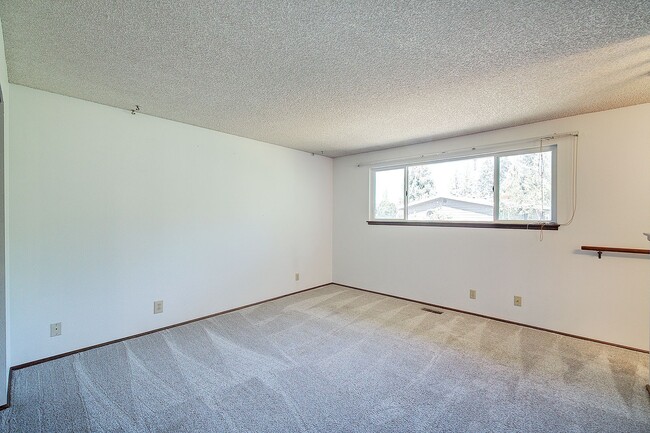 Building Photo - 5bd/3ba Edmonds House