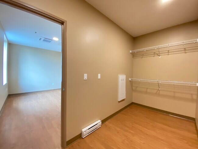 Building Photo - 83 Hanover St