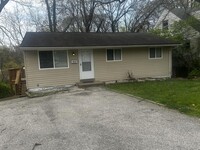 Building Photo - 8816 Blewett Ave