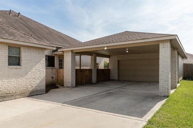 Building Photo - 2310 Pasqua Trail