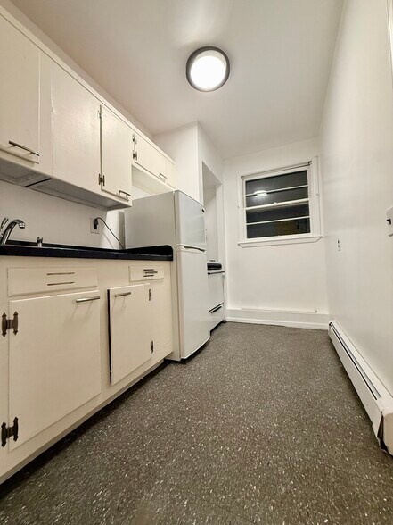 Building Photo - 5 Villa Dr