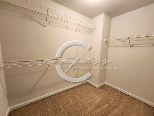 Building Photo - 6048 Oak Bend Ct