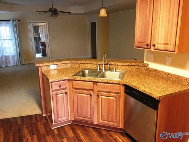 Building Photo - 303 Healey Dr
