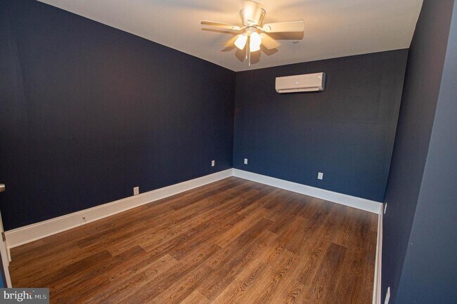 Building Photo - 106 Colonial Ct