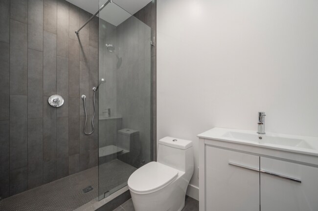 Building Photo - 4432 Lancaster Ave