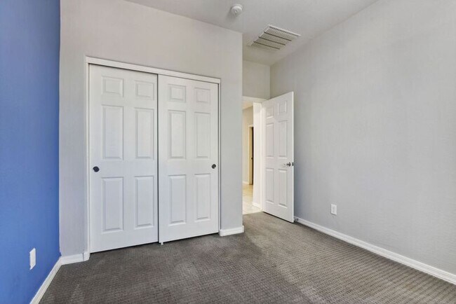 Building Photo - 7707 S 37th St