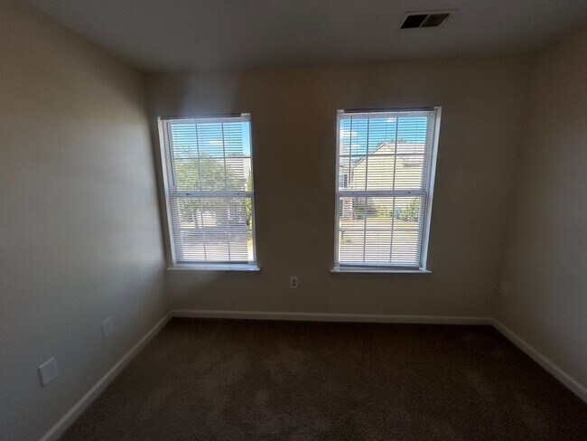Building Photo - 168 Canal Pl Cir