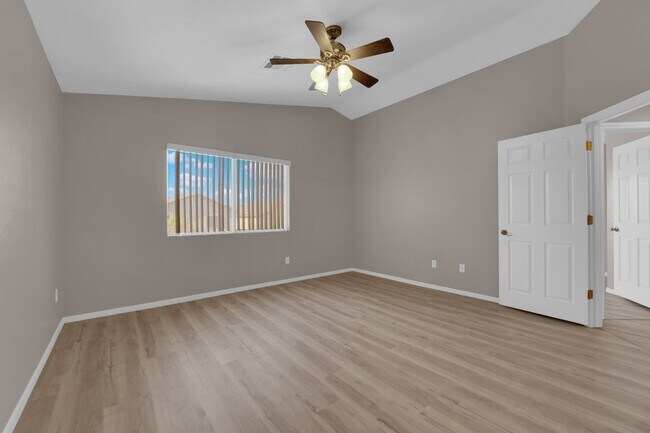Building Photo - 9432 Santana Siesta Ave