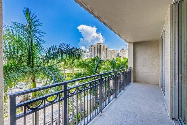 Building Photo - 550 Okeechobee Blvd