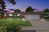 Building Photo - 4 Bedroom / 2 Bathroom Home for Rent $2,700