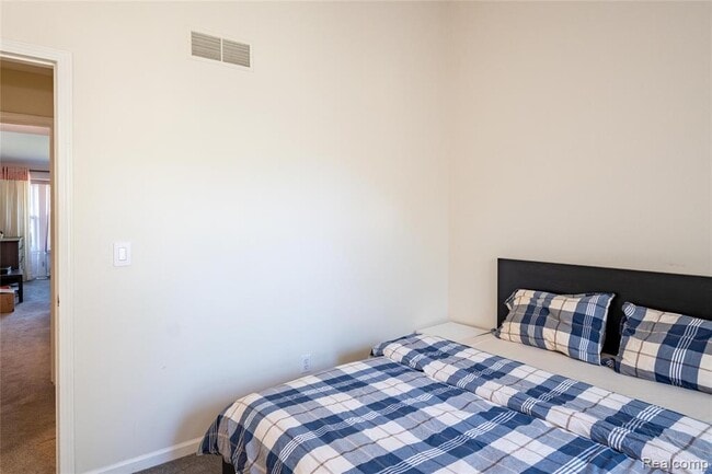 Building Photo - 41063 Millbrook Dr