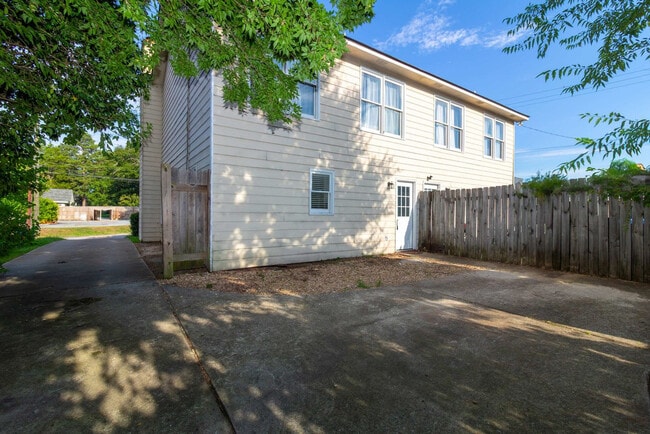 Building Photo - 1930 16th Ave