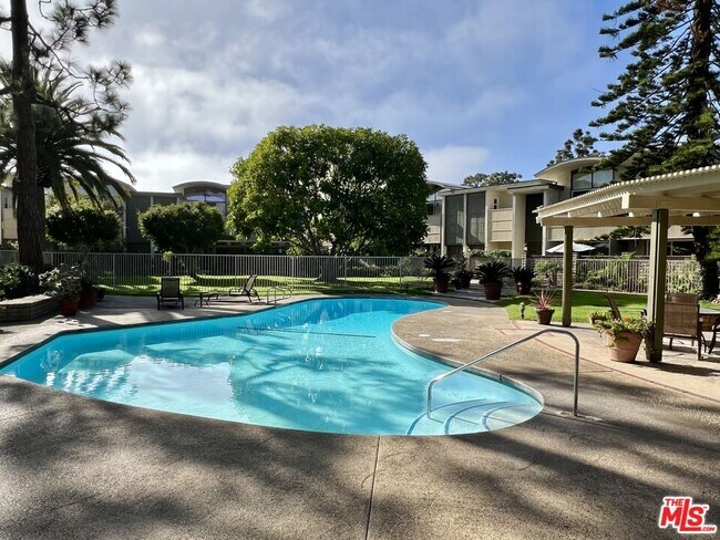 Building Photo - 13218 Fiji Way