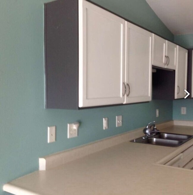 Building Photo - $1,195 | 2 Bedroom, 1 Bathroom Condo | Pet...