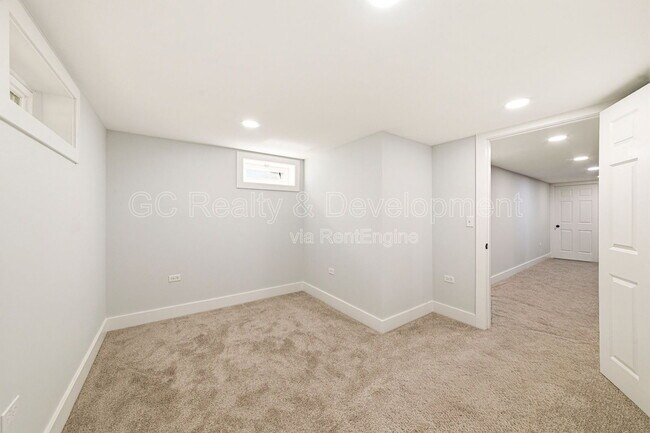 Building Photo - 106 Hawthorne Dr