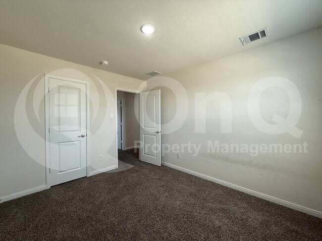Building Photo - 1400 Colonial Bluff Ln