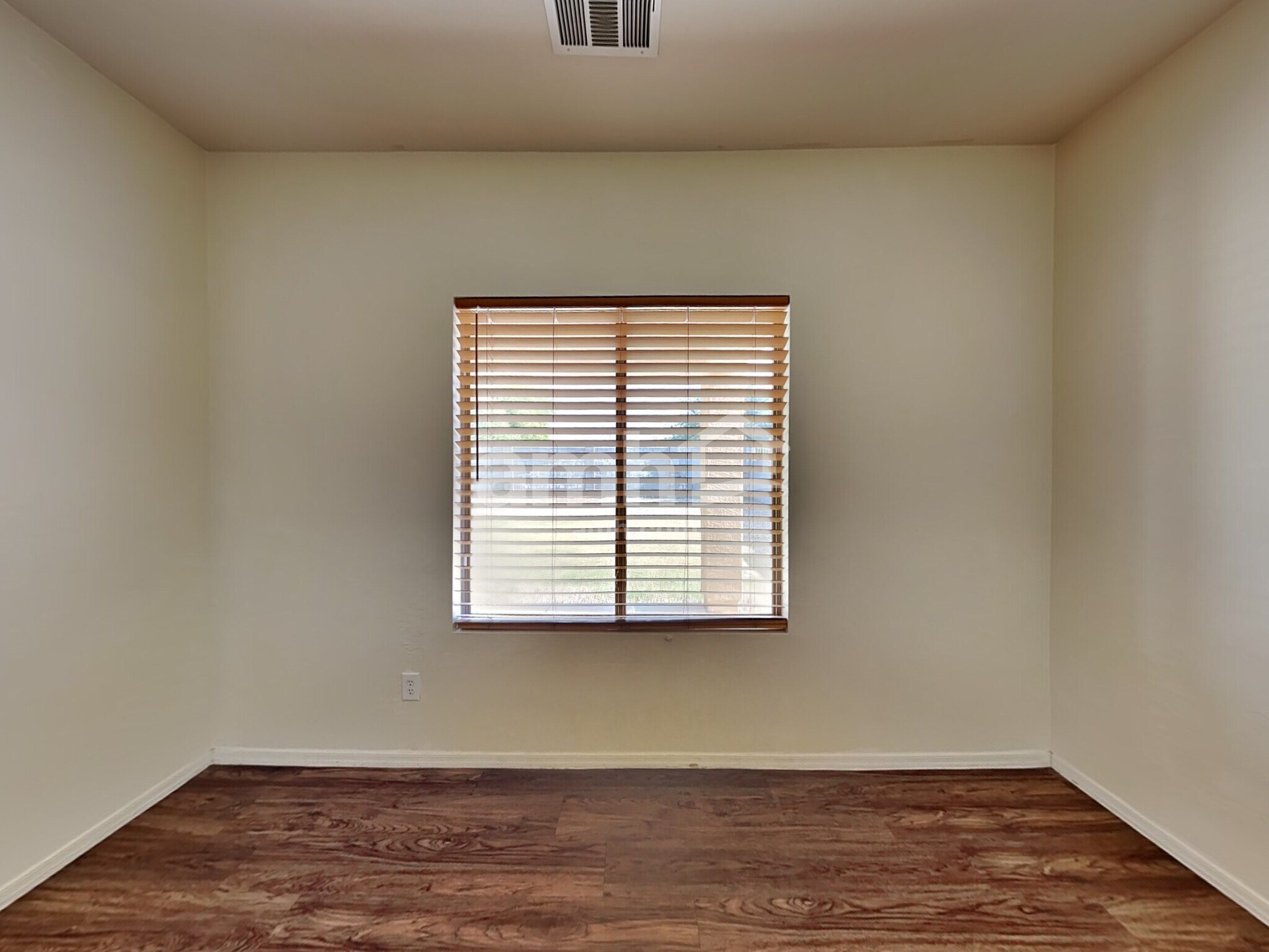 Building Photo - 99 S 165th Dr