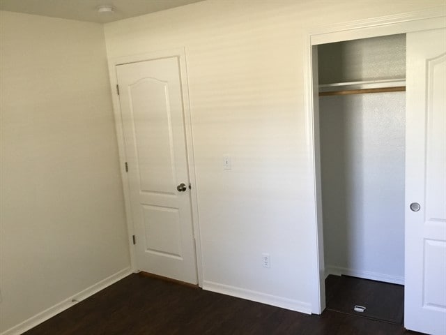 Building Photo - 410 S Saddlerock Ave