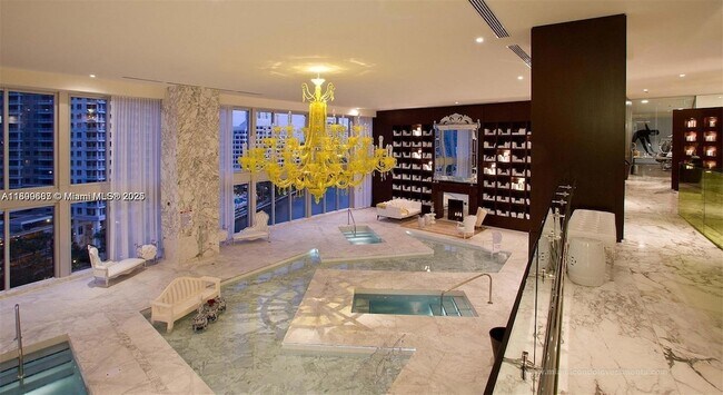 Building Photo - 495 Brickell Ave