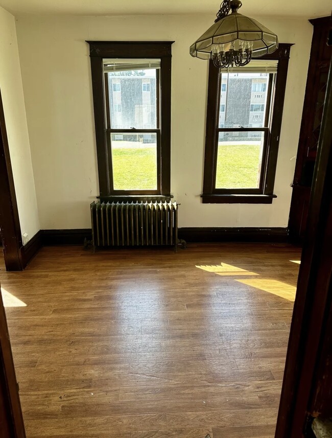 Building Photo - 308 7th St S