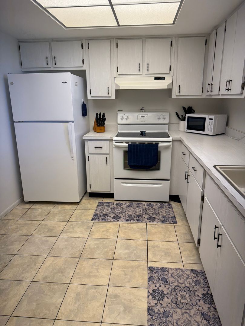 Building Photo - 8513 Dominican Ct