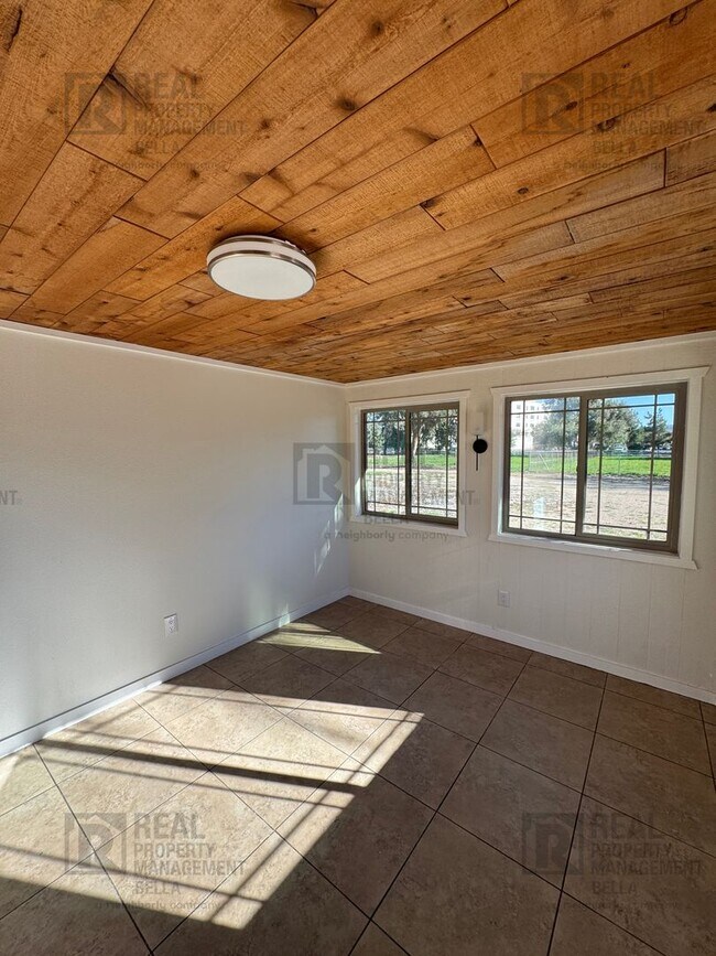 Building Photo - 7BR Single-Story Retreat on 2.7+ Acres – Spacious, Sun-Filled Living in Prime Temecula