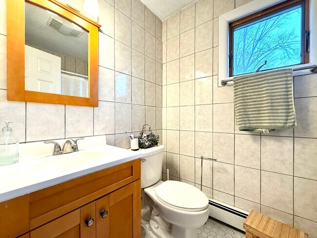 Building Photo - 219 Roseville Terrace