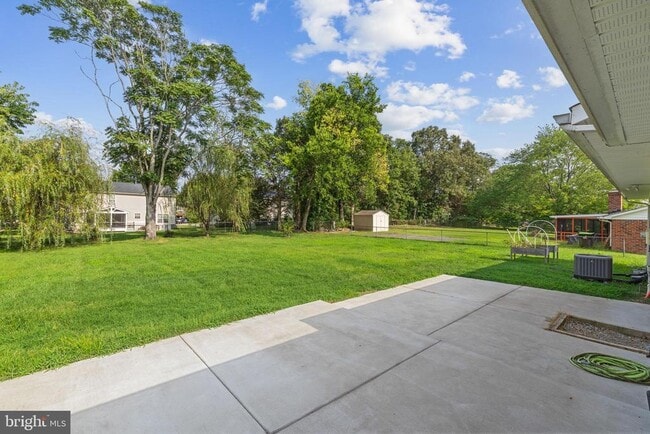Building Photo - 718 Edwards Dr