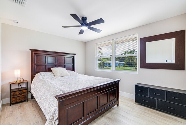 Building Photo - Englewood Padsplit Co-living Affordable Ho...