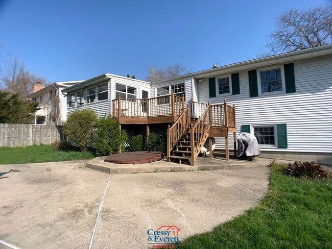 Building Photo - Spacious Niles Single Family