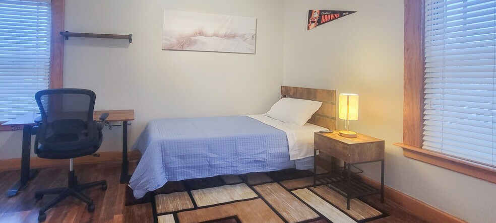 Building Photo - 11433 Ashbury Ave