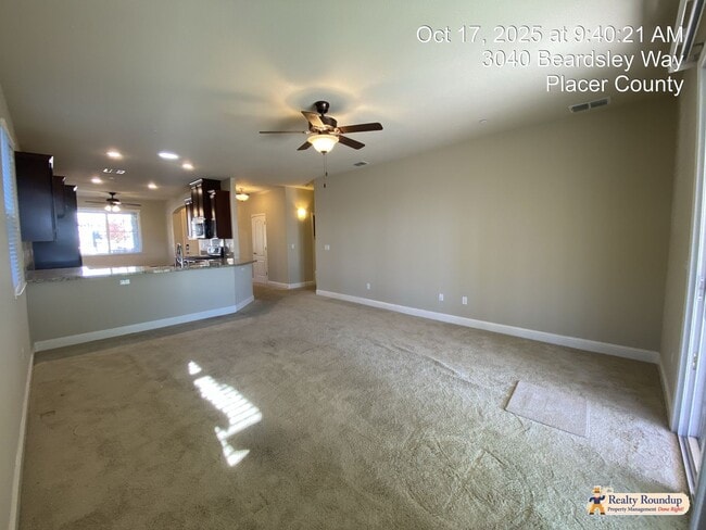 Building Photo - Pristinely Maintained Roseville Home with ...