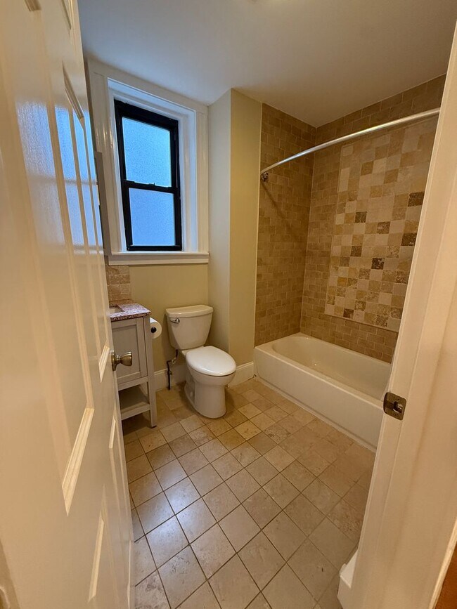 Building Photo - WOW!  5 BED/3 BATH DOWN THE STREET FROM B.U.!!!  Laundry in-unit!