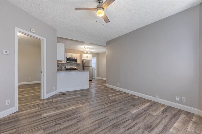 Building Photo - 539 S Monroe St