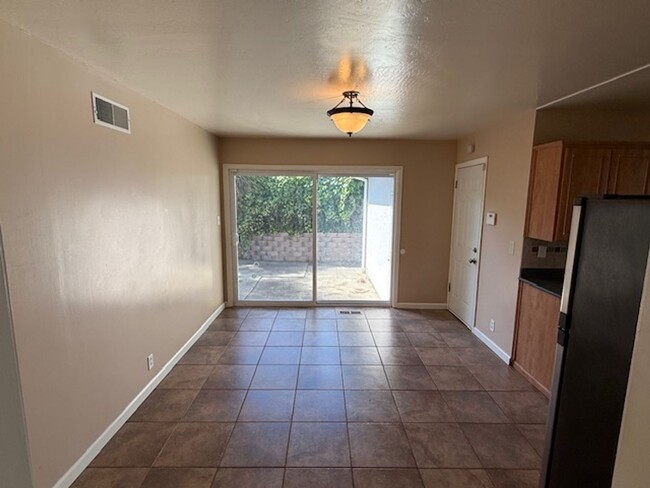 Building Photo - RENTED - 3 Bedroom Ranch Style Home in El ...