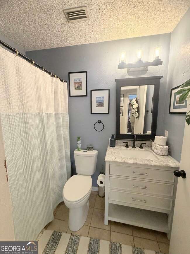 Building Photo - 130 N Woodvalley Dr