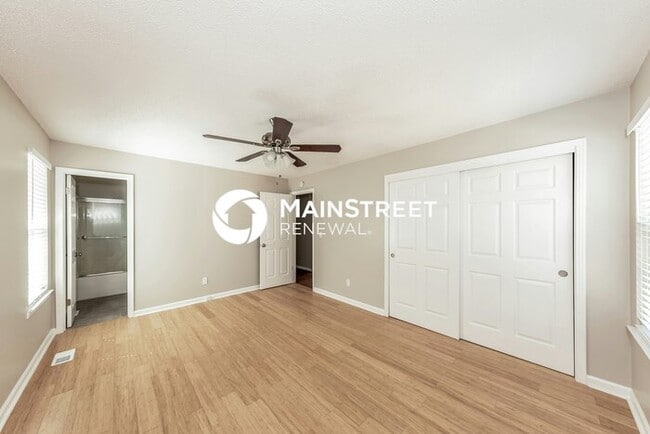 Building Photo - 4 Bedroom Pet-Friendly Home in Birmingham, AL with Main Street Renewal