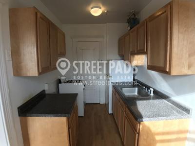 Building Photo - bedroom in Boston MA 02215