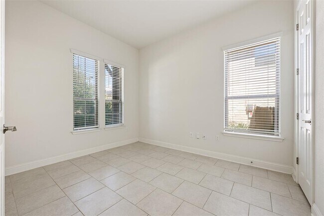 Building Photo - 4908 Globe Mallow Dr