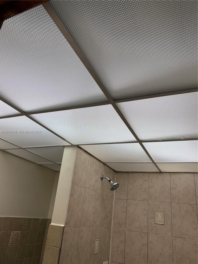 Building Photo - 10090 NW 80th Ct