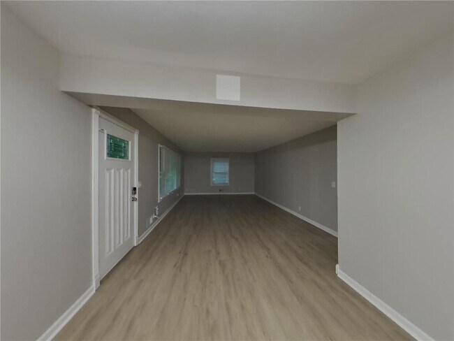 Building Photo - 408 Riverview Dr