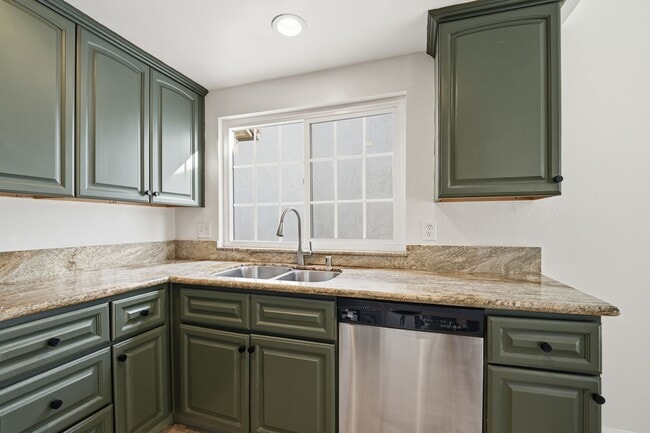 Building Photo - 41 Orchard